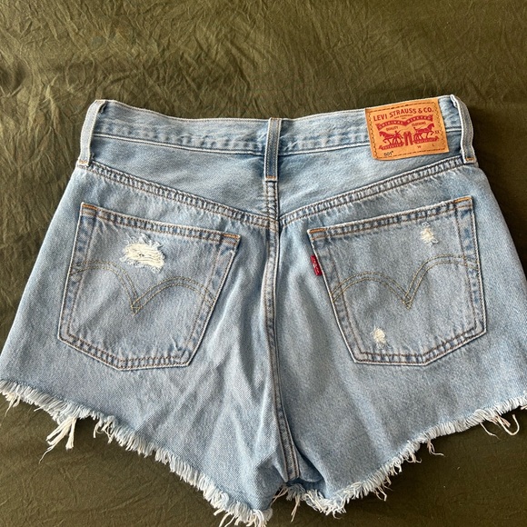 Levi’s 501 Short Size 27 Light Wash Destroyed - Picture 4 of 6